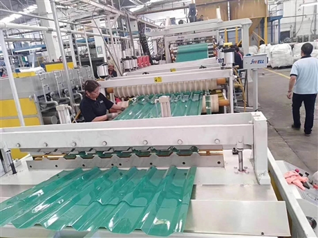 PP和PC波浪板生产线