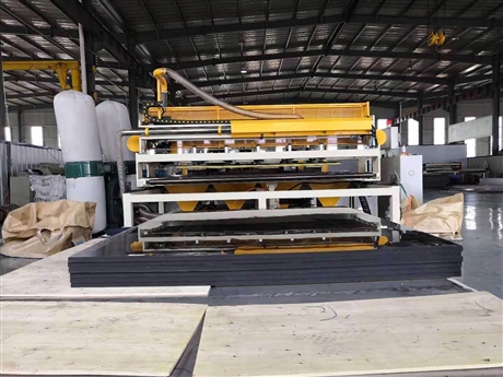 苏州金纬PET复合型板材生产线