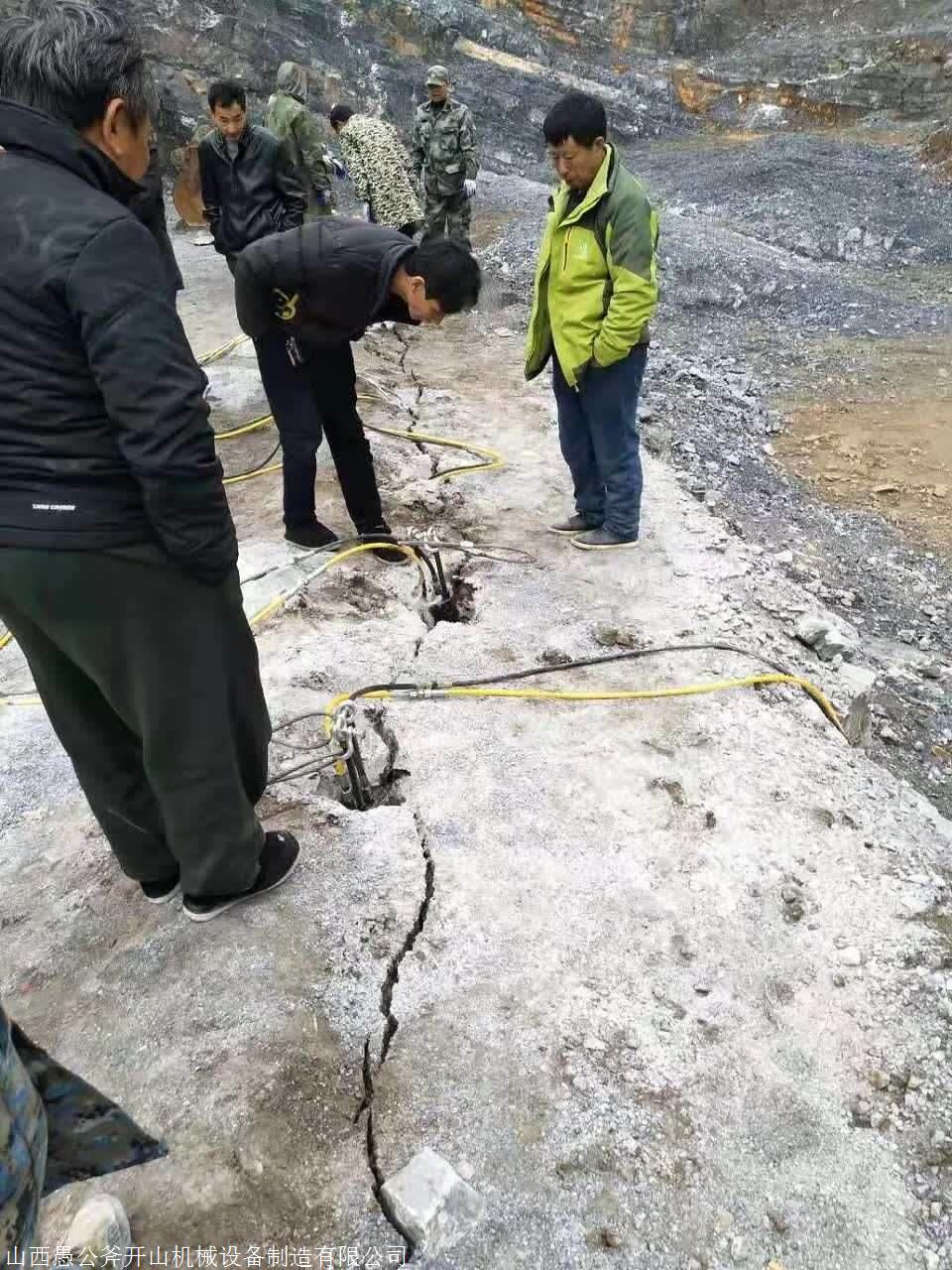 广西宜州矿山岩石难破用什么机器 岩石凤凰彩票app手机版机
