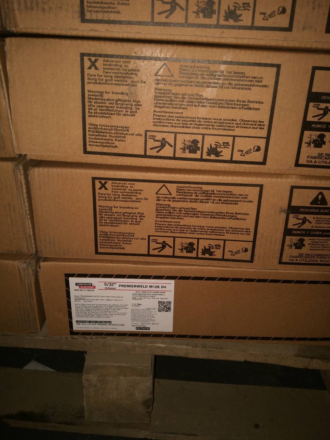 直销FB-4高碳耐磨焊条