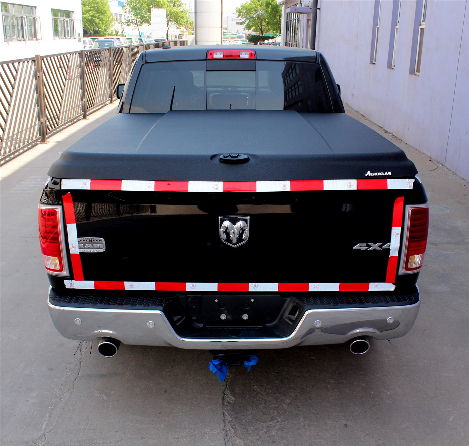 道奇公羊rambox雅罗可斯皮卡平盖电动