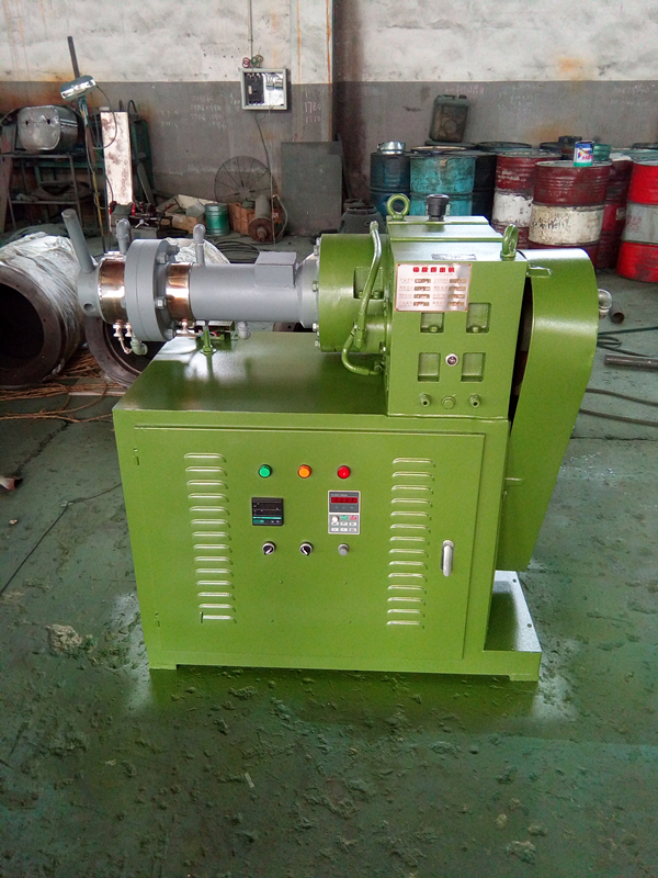 开炼机-切胶机-胶片了冷却线_青岛鑫城一鸣机械有限公司