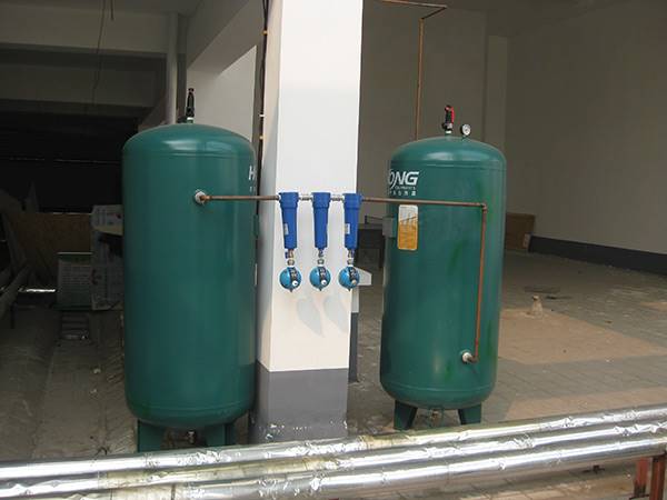 真空缓冲罐:防止真空泵频繁起动中心供氧厂家.