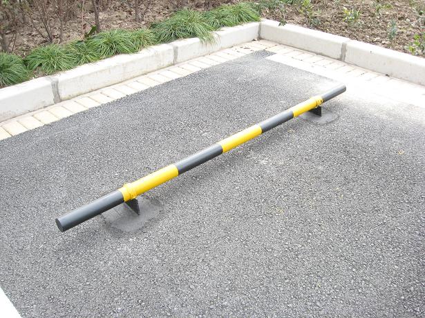 倒车防撞器 停车挡车杆价格 南山挡轮杆厂