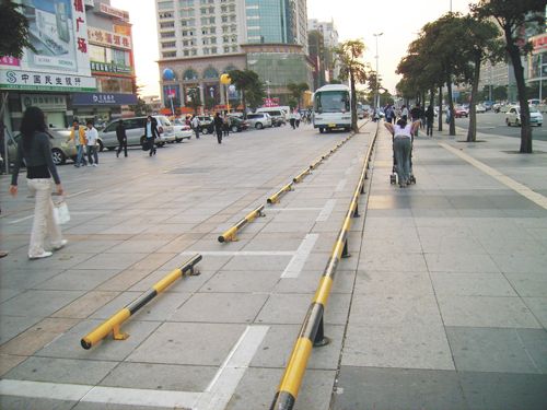 停车场挡车轮防撞的那个杆叫倒车挡轮杆