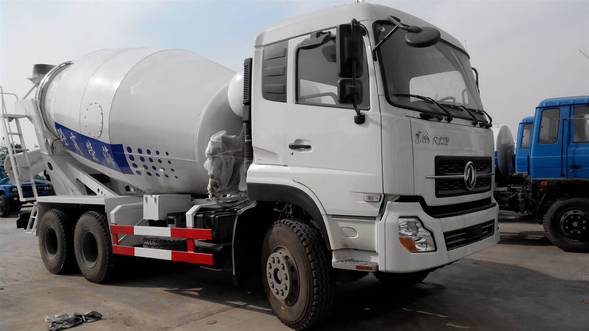 东风大力神12立方搅拌车价格