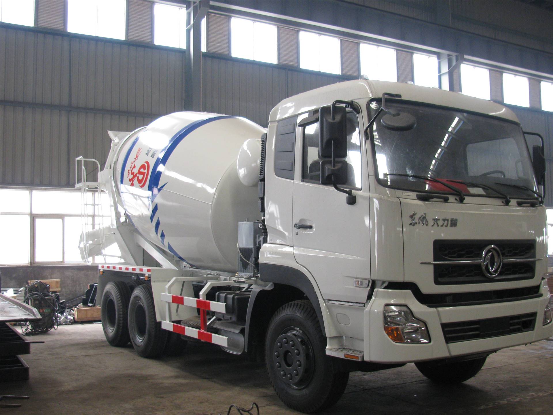 东风大力神12方混凝土搅拌车价格