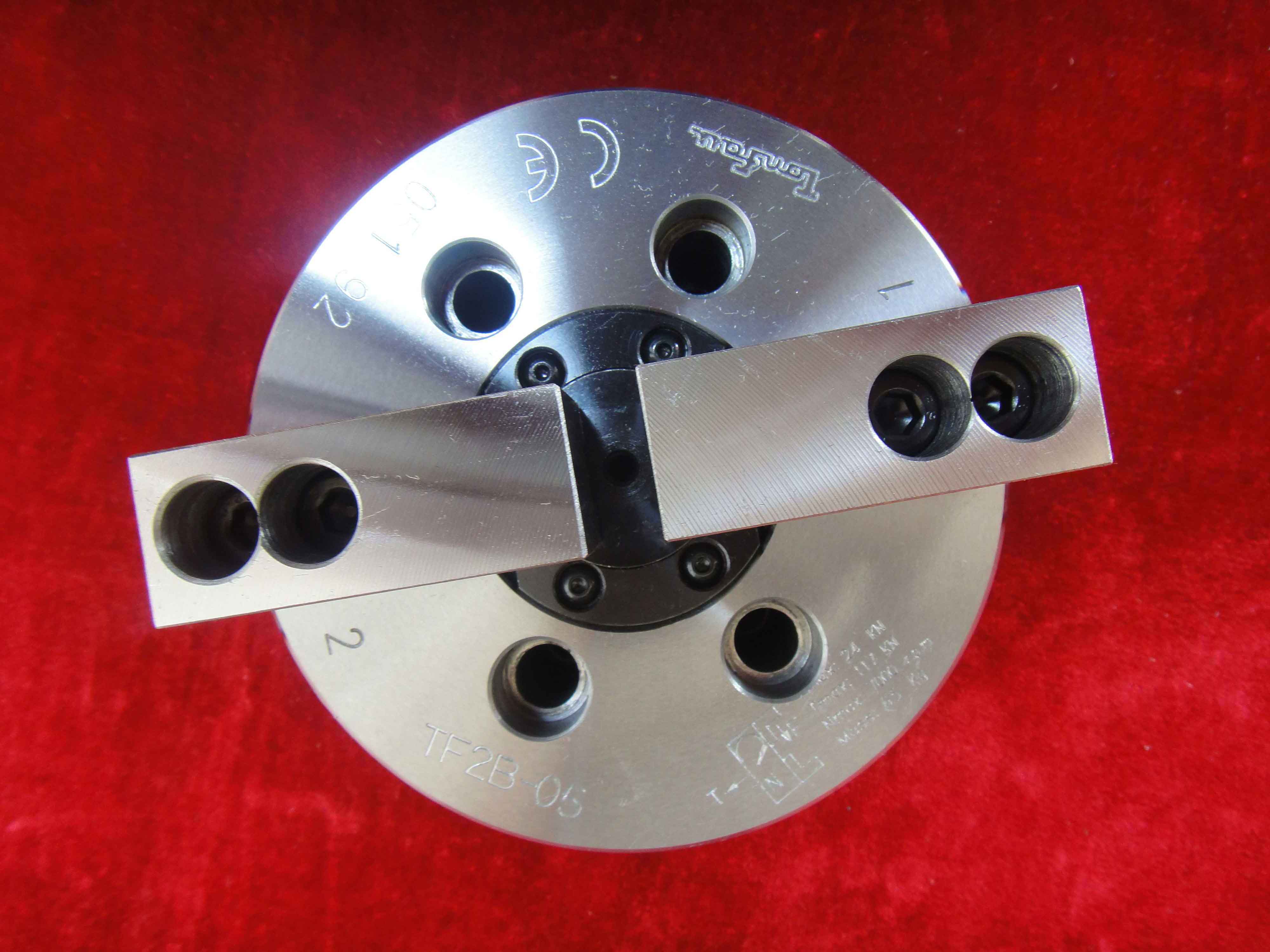 台湾通福6寸二爪中空液压卡盘tf2b-6