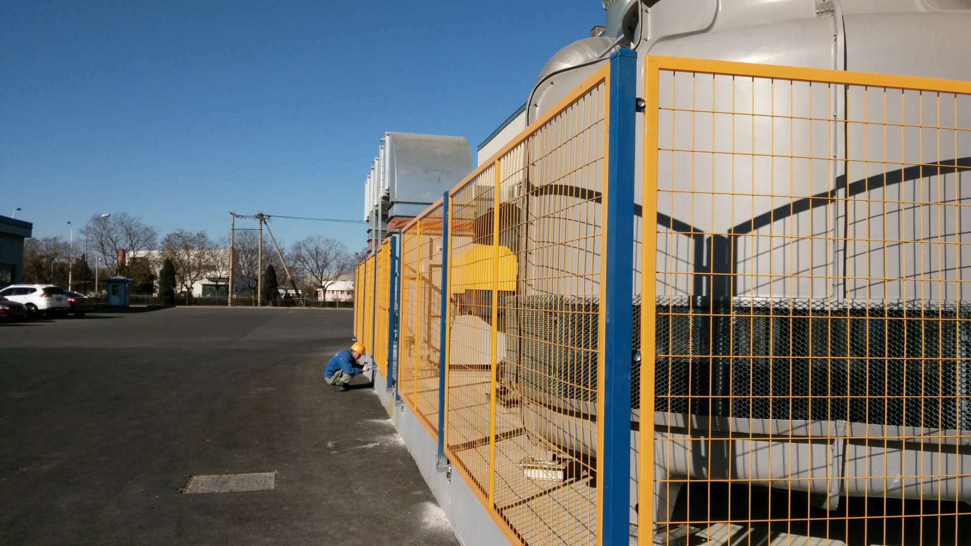 护栏网-围栏网-铁丝网围栏_轩润丝网制品有限公司