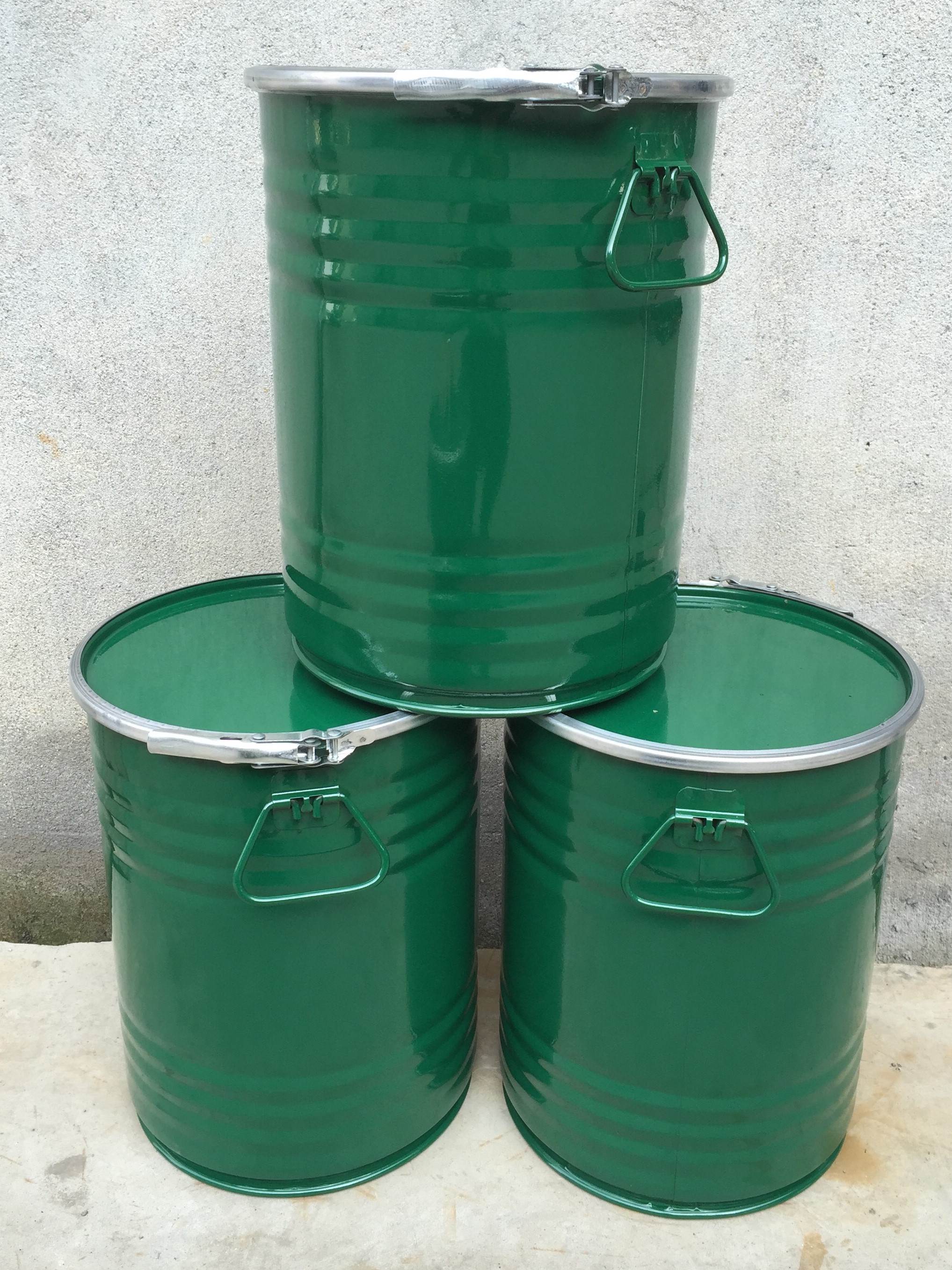 供应定做优质加厚密封耐用包装铁桶