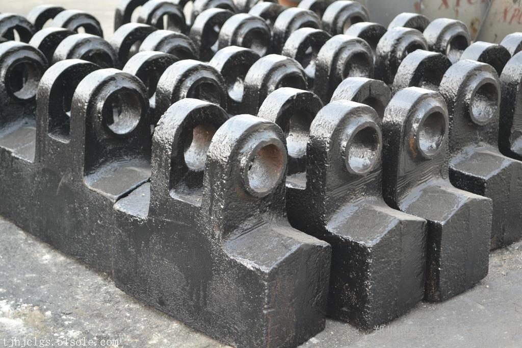 高铬方锤头矿山配件细碎机配件