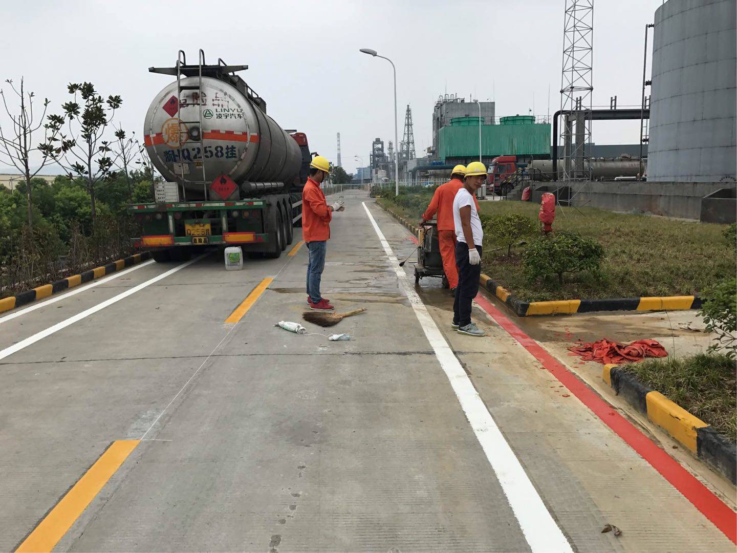 小區消防車道劃線