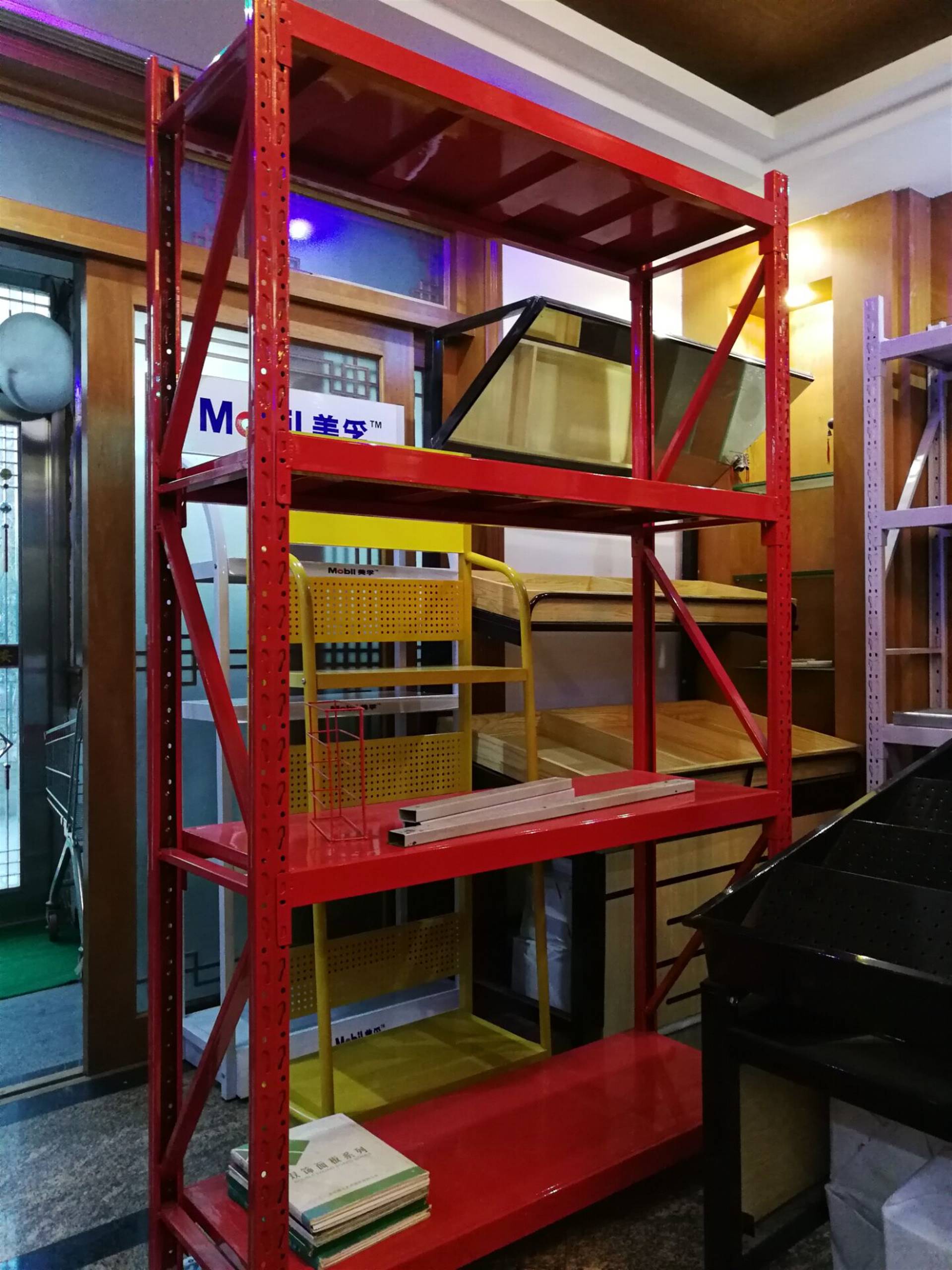 红色货架乳胶漆货架家用货架储藏货架