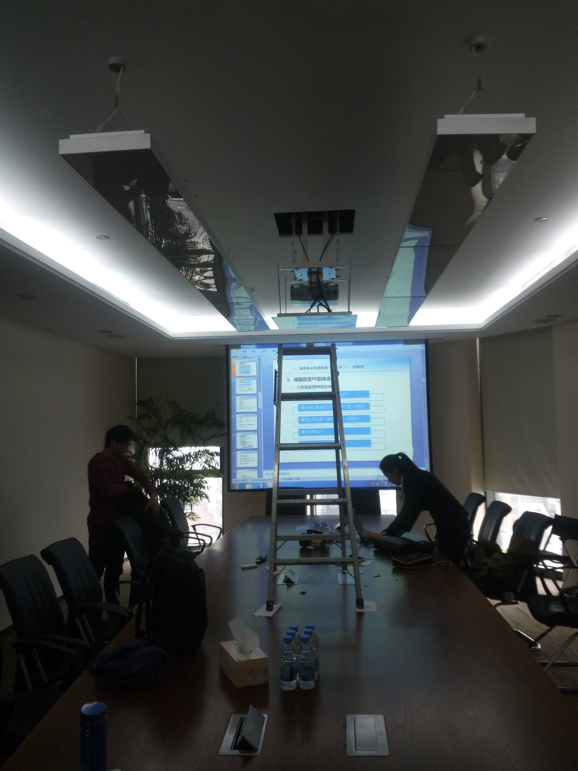 浦东投影仪安装 投影幕布安装 布线 吊装