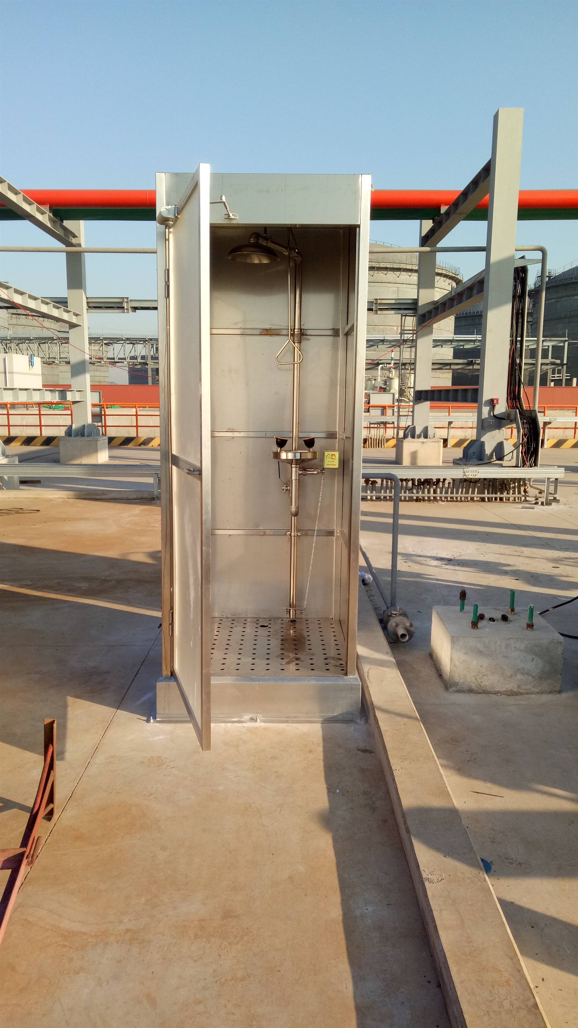 洗眼房淋浴房紧急冲淋洗眼