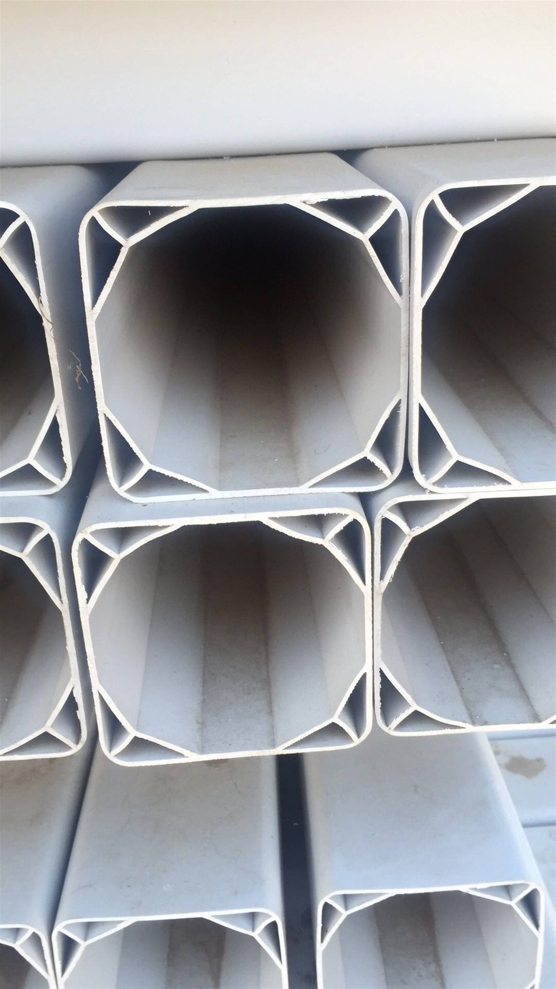 pvc九孔栅格管厂家,九孔格栅管价格,九孔格栅管规格