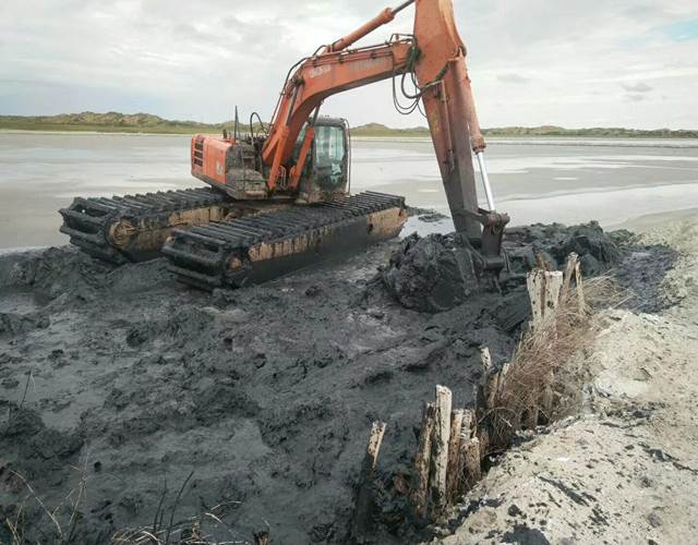租赁河道清淤挖机黑河水上两栖挖掘机出租
