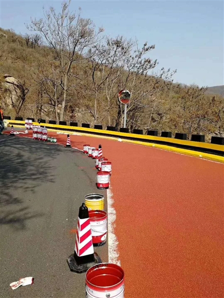 寧夏彩色路面戶外停車場彩色路面地下車庫陶瓷顆粒防滑路面