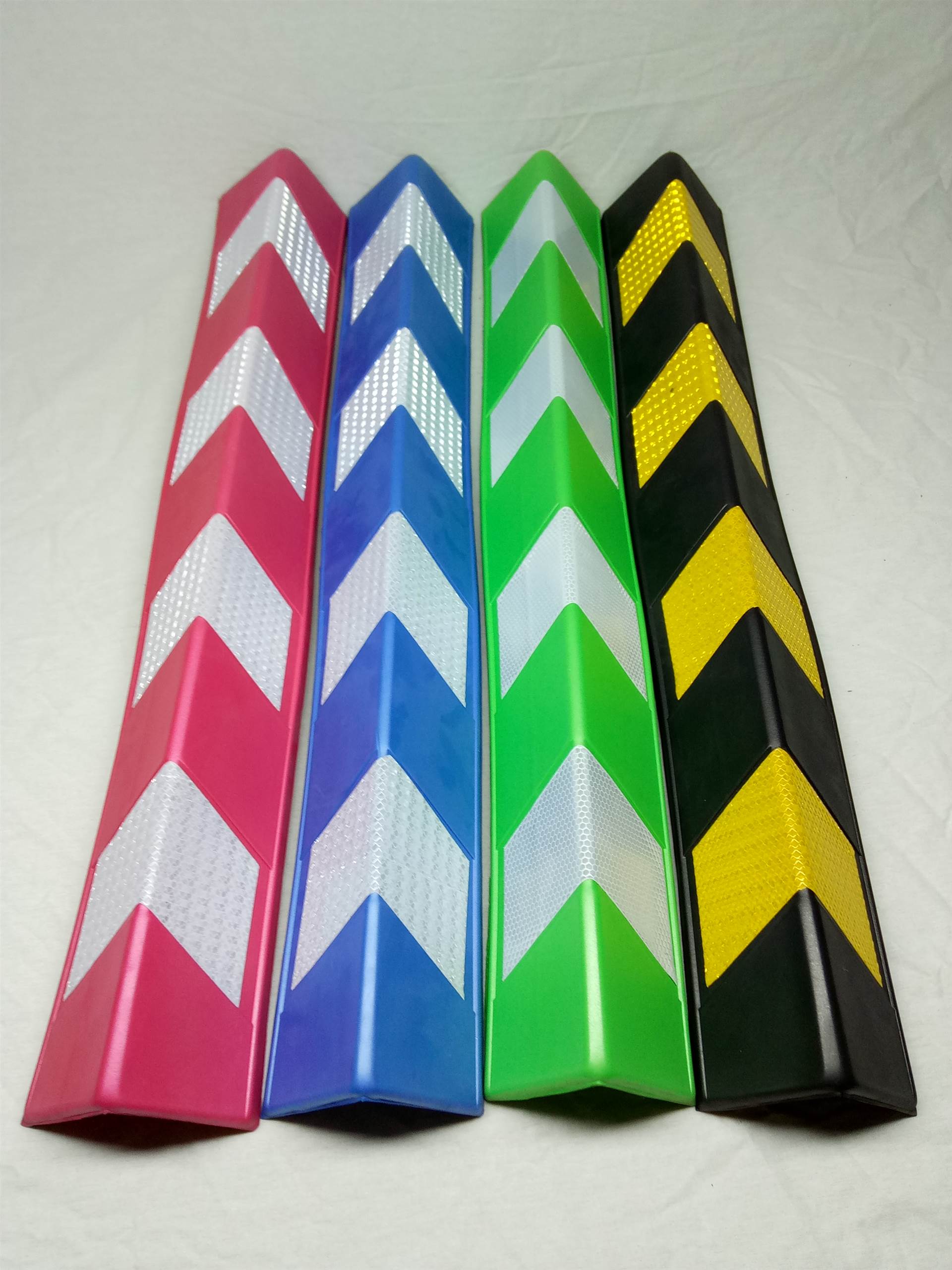 铭珠交通地下车库橡胶防撞护墙角优质反光护角条