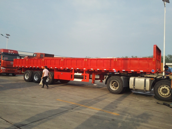 梁山13米栏板式半挂车整备质量及