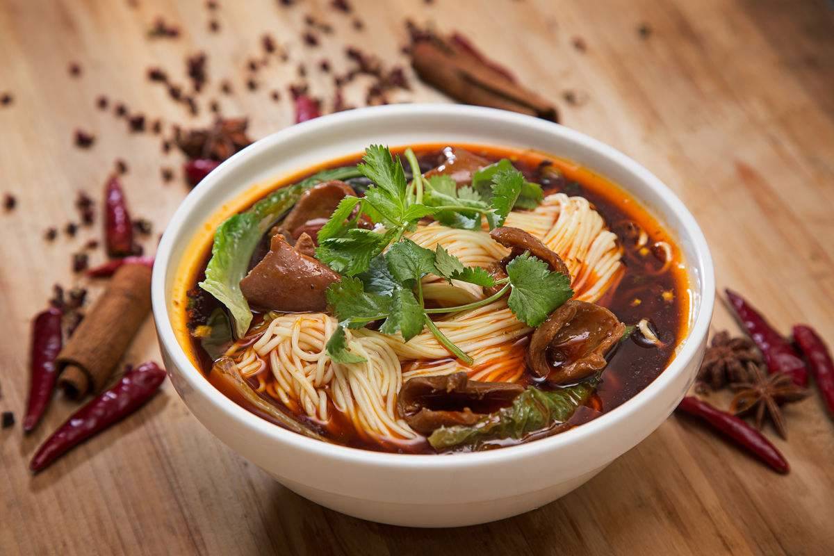 重庆小面牛肉面加盟奶茶鸡排麻辣烫应有竟有