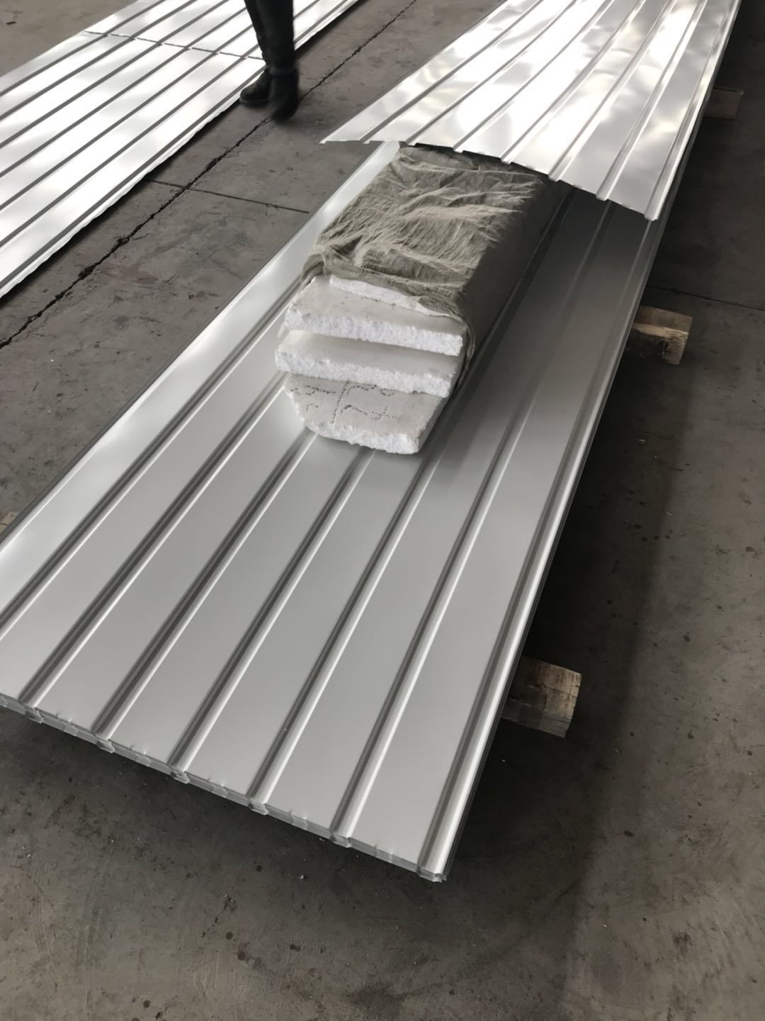 首页 建材 墙面板材 彩钢瓦 >760型彩钢瓦,翔展彩钢瓦加工  收藏宝贝