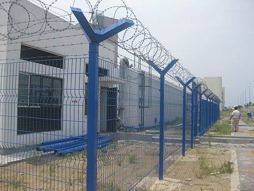 山西监狱隔离网高墙防护网梅花刺网