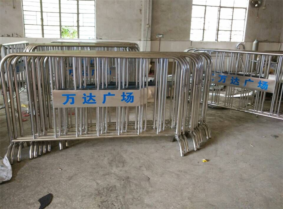深圳不锈钢铁马厂家提供地铁不锈钢护栏展会围栏