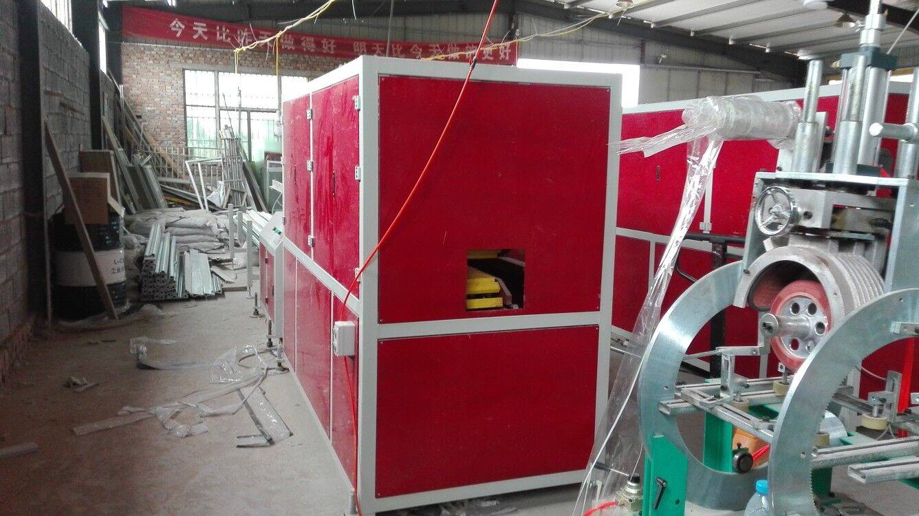 青岛新锐pvc踢脚线生产设备szj65/132