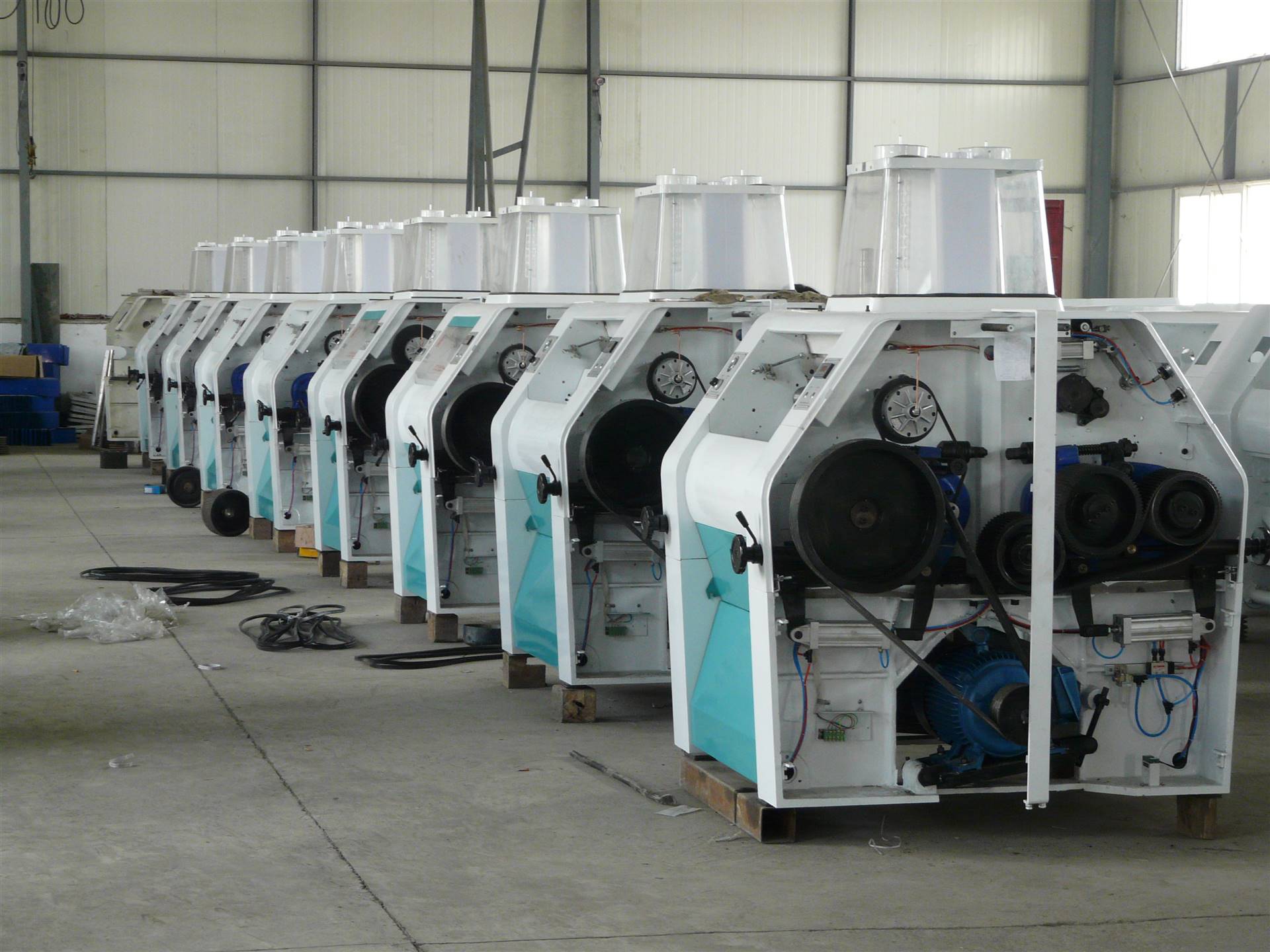 面粉加工设备磨粉机图片_高清图-漯河市华粮机械有限公司-搜了网