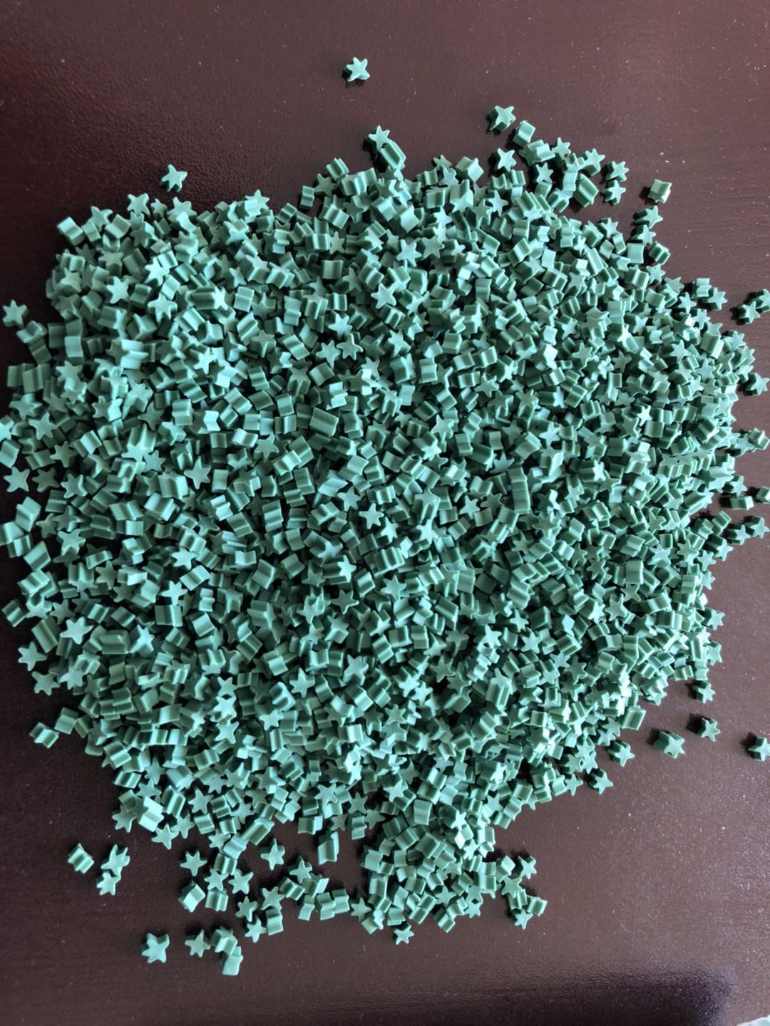 tpe颗粒人造草坪填充颗粒