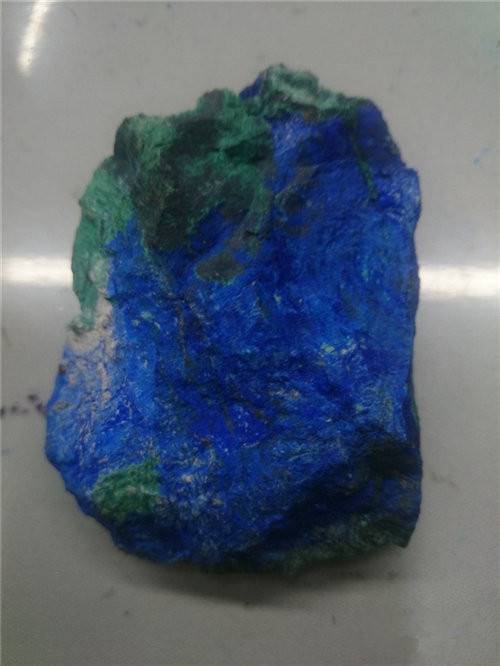 蓝色树化玉石在广西北海哪里能出手蓝色树化玉石