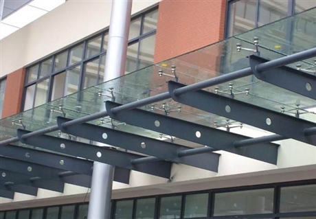 广州钢结构玻璃雨棚搭建安装