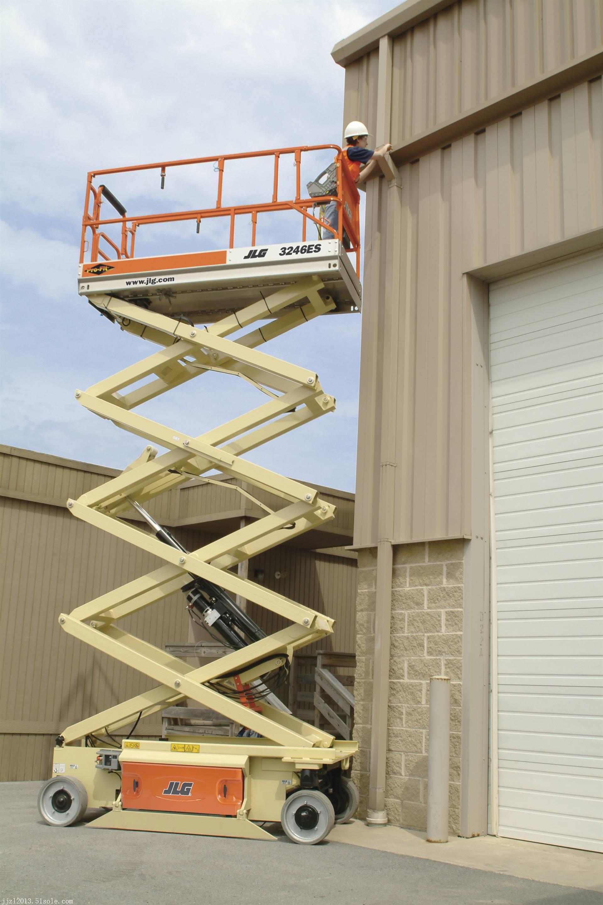成都高空作业车出租车载式举升车租赁路灯安装车出租