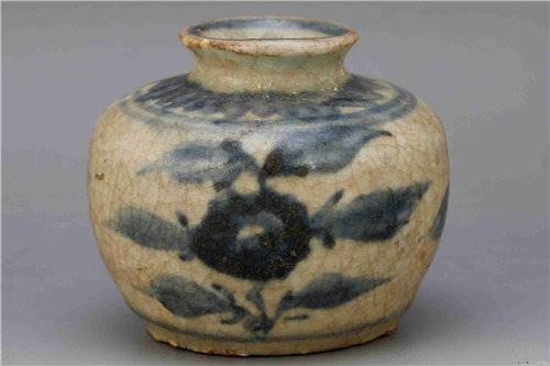 弘治御窑珍品的明弘治御窑青花"游享中和"龙行莲池图盘以897万元成交