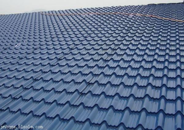 瓦的正确铺放方式⒈重叠式(适用于长度≤15m的屋面)⒉交错式(适用于