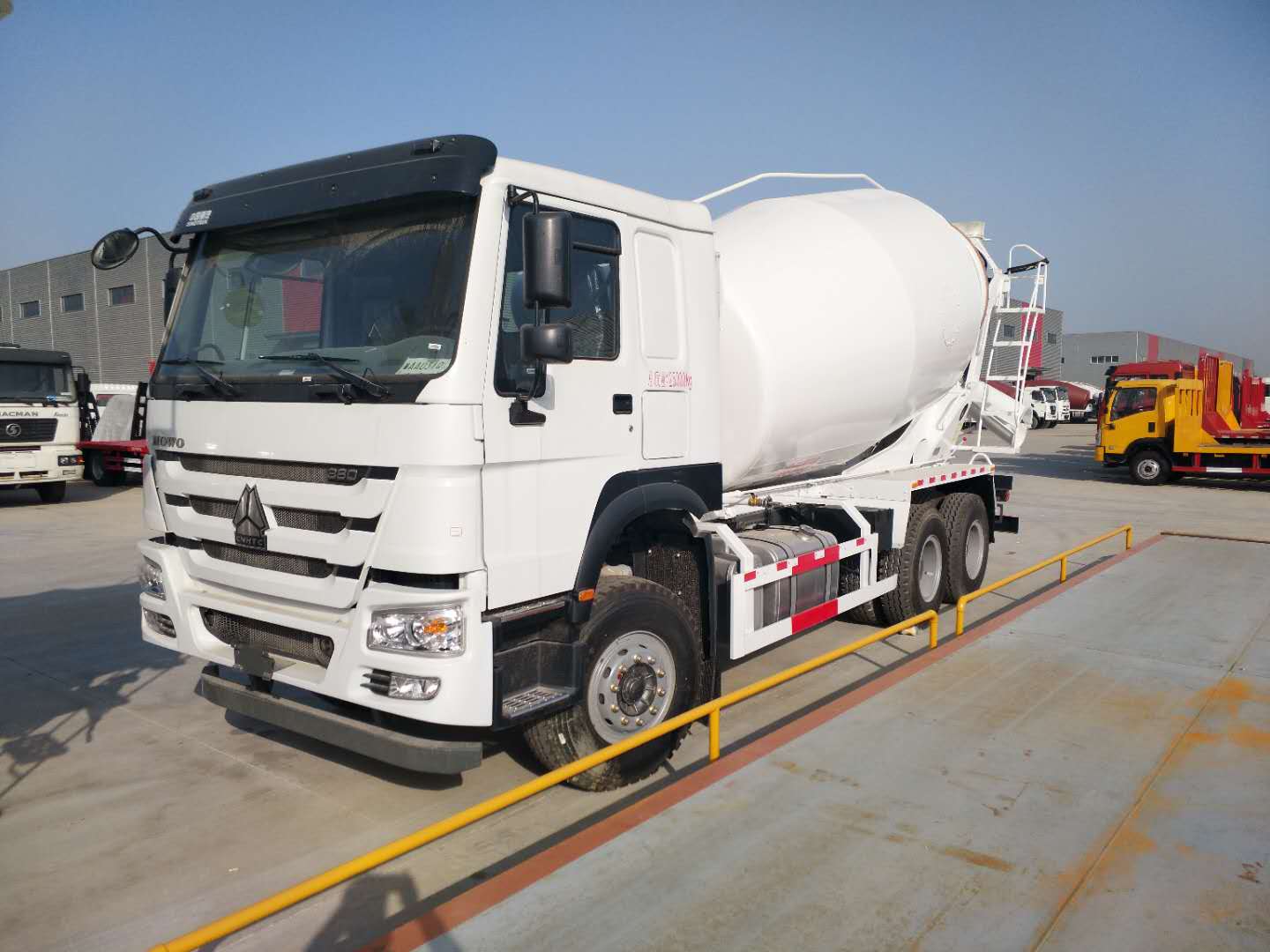 重汽豪沃380马力16方搅拌运输车现车