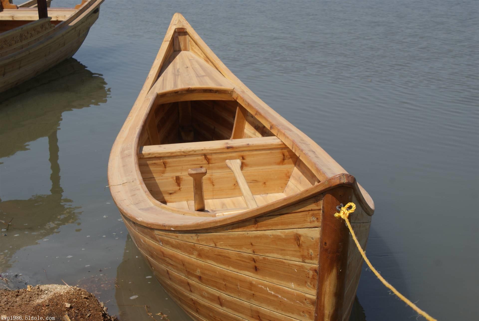 8米木质渔船图片