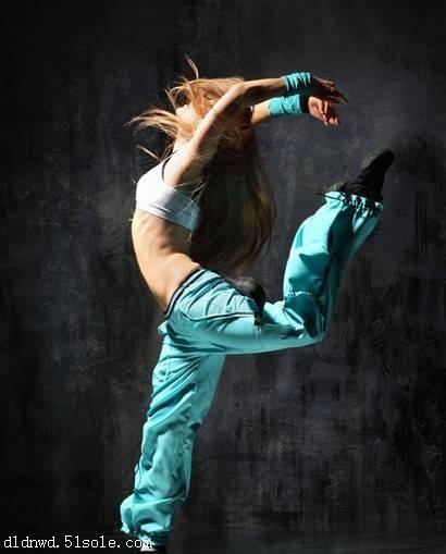 公司图片_大连帝恩舞蹈健身会馆 - 搜了网