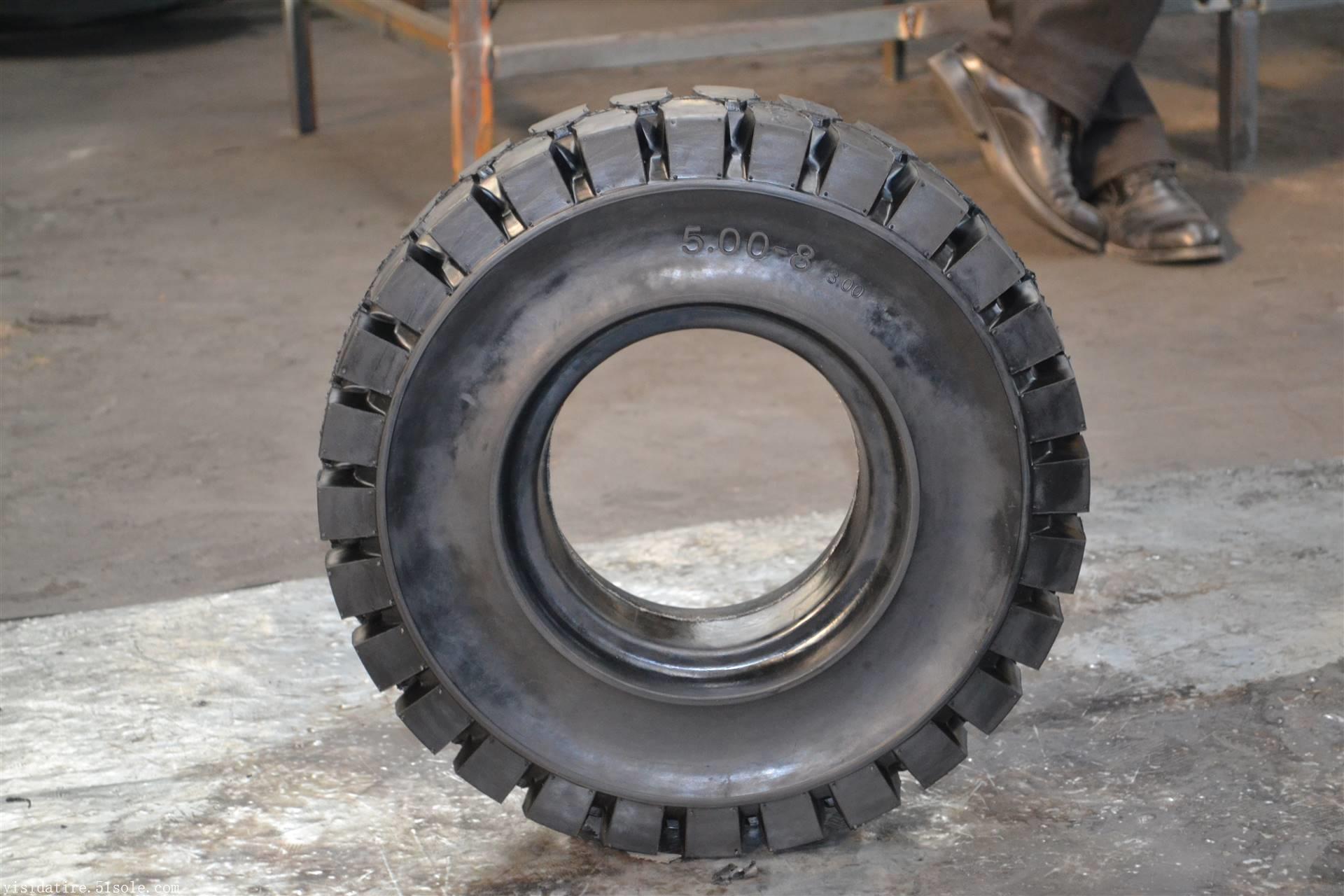 青岛实心轮胎厂 产品展厅 >供应叉车充气轮胎28*9-15