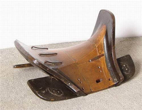 2018年古代马鞍拍卖价格高