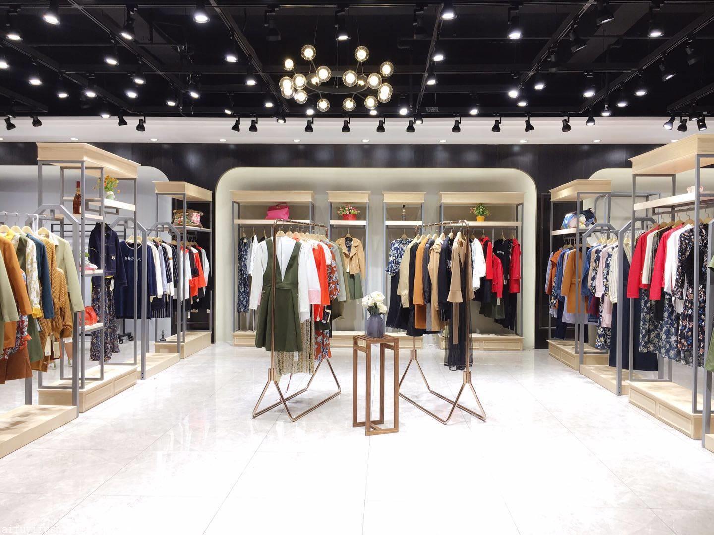 新手在石井国际开服装店,请问装修需要注意那些事项