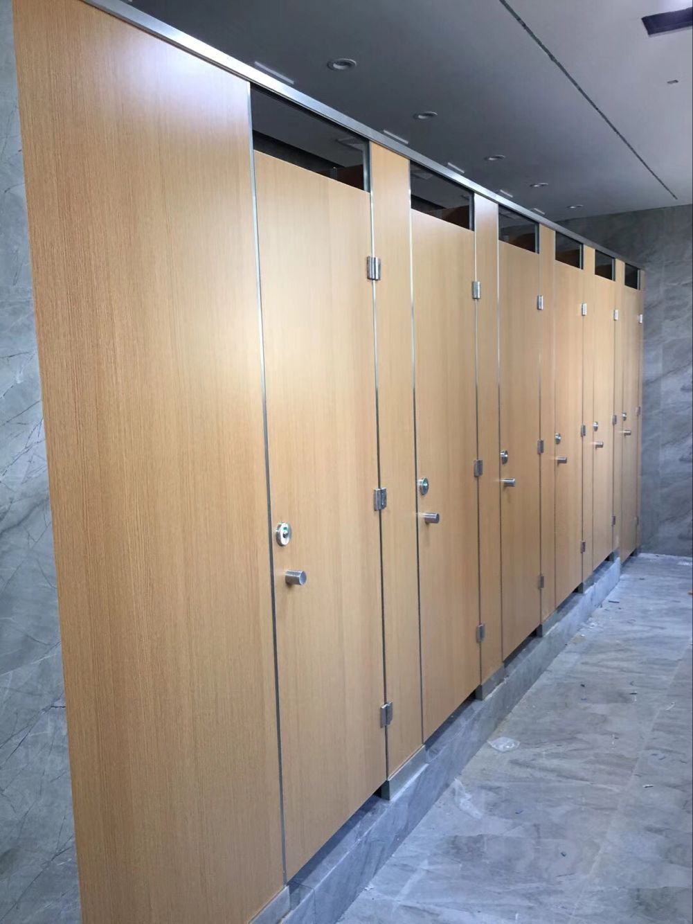 黄山颗粒板公共卫生间隔断厂家直销