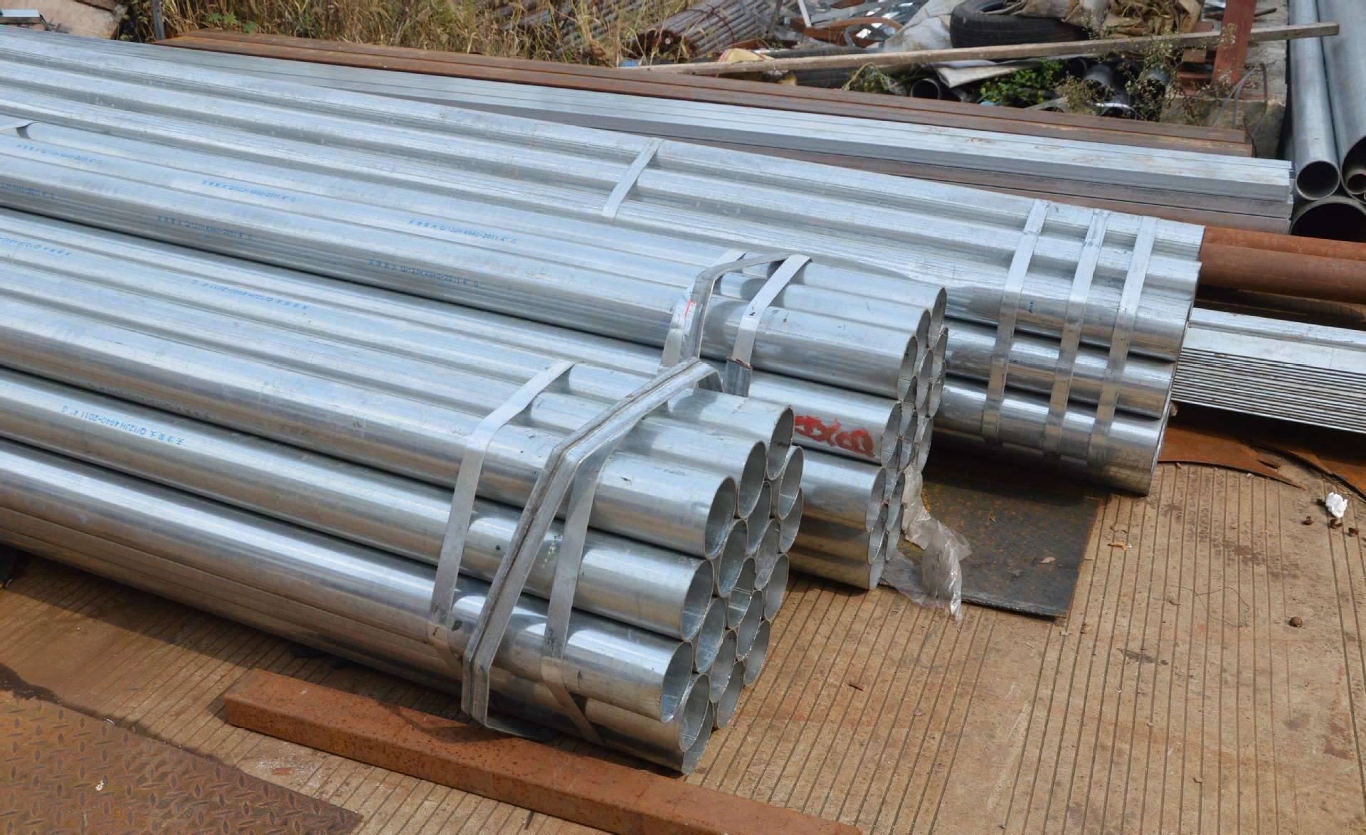 扣压紧定与套接紧定kgb管壁厚与jdg有很大区别,jdg除了16的管壁厚为1.