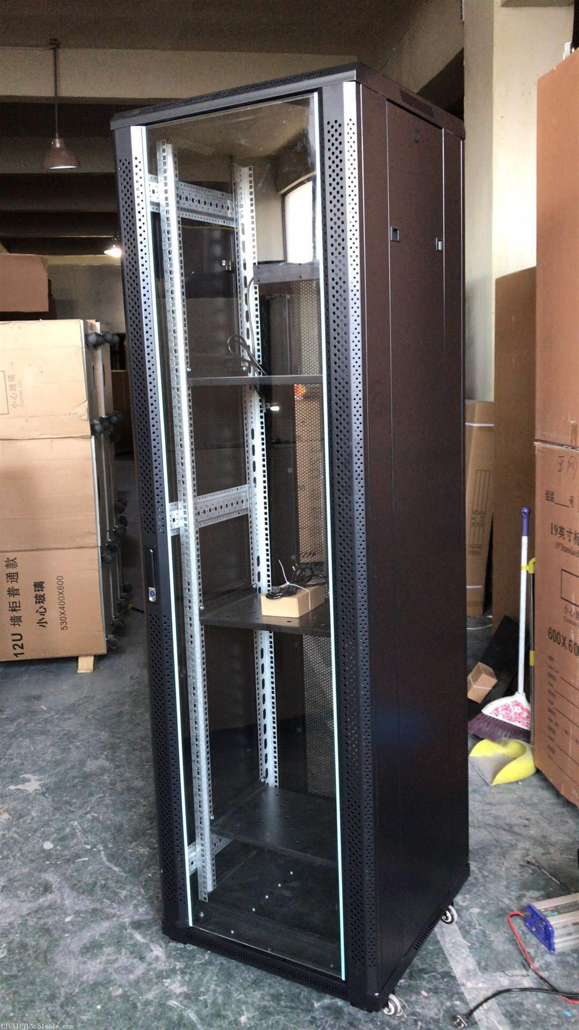 厂家直销19寸网络机柜2米42u服务器机柜优质冷板质量保证
