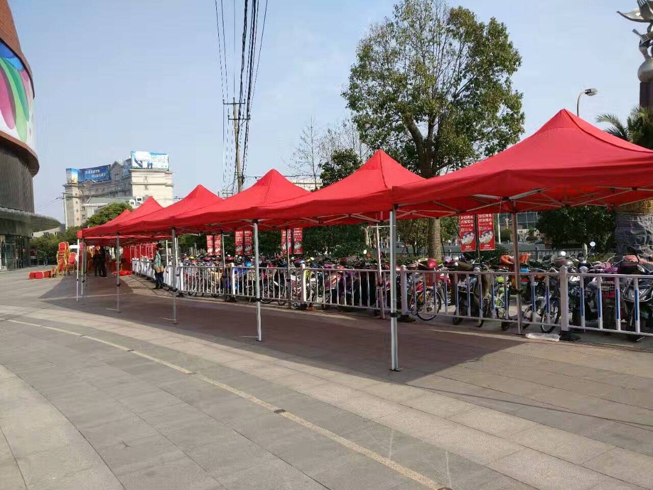 户外伞租赁,沙滩伞租赁,方伞租赁,圆伞租赁,白色帐篷租赁红色一米线