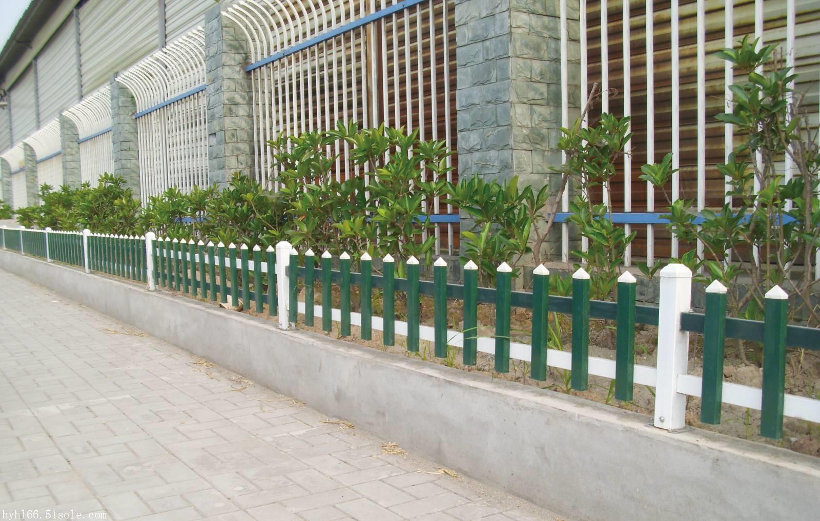 华禹护栏锌钢草坪护栏组装式花园护栏厂家全国供货