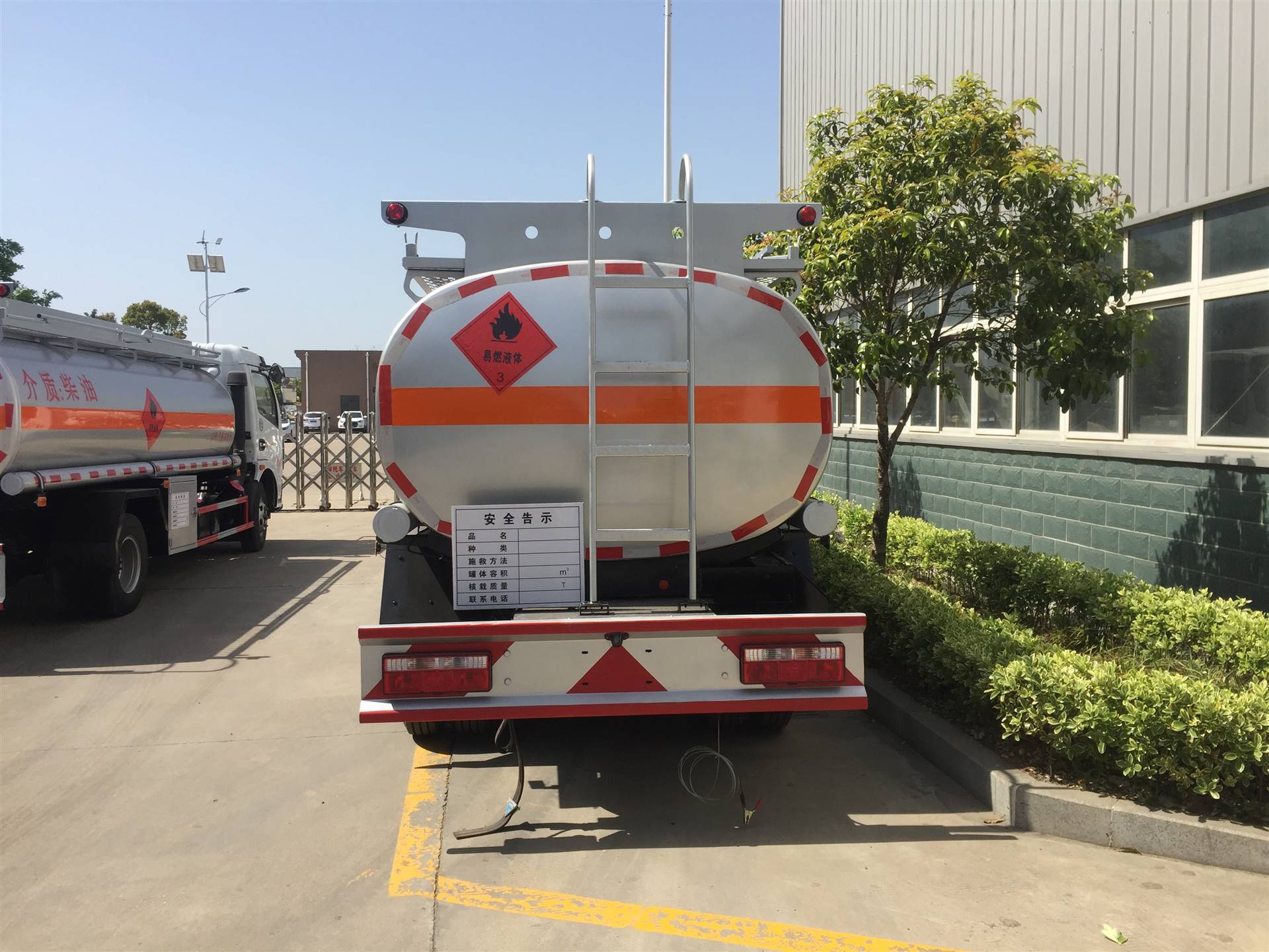 五吨油罐车价格