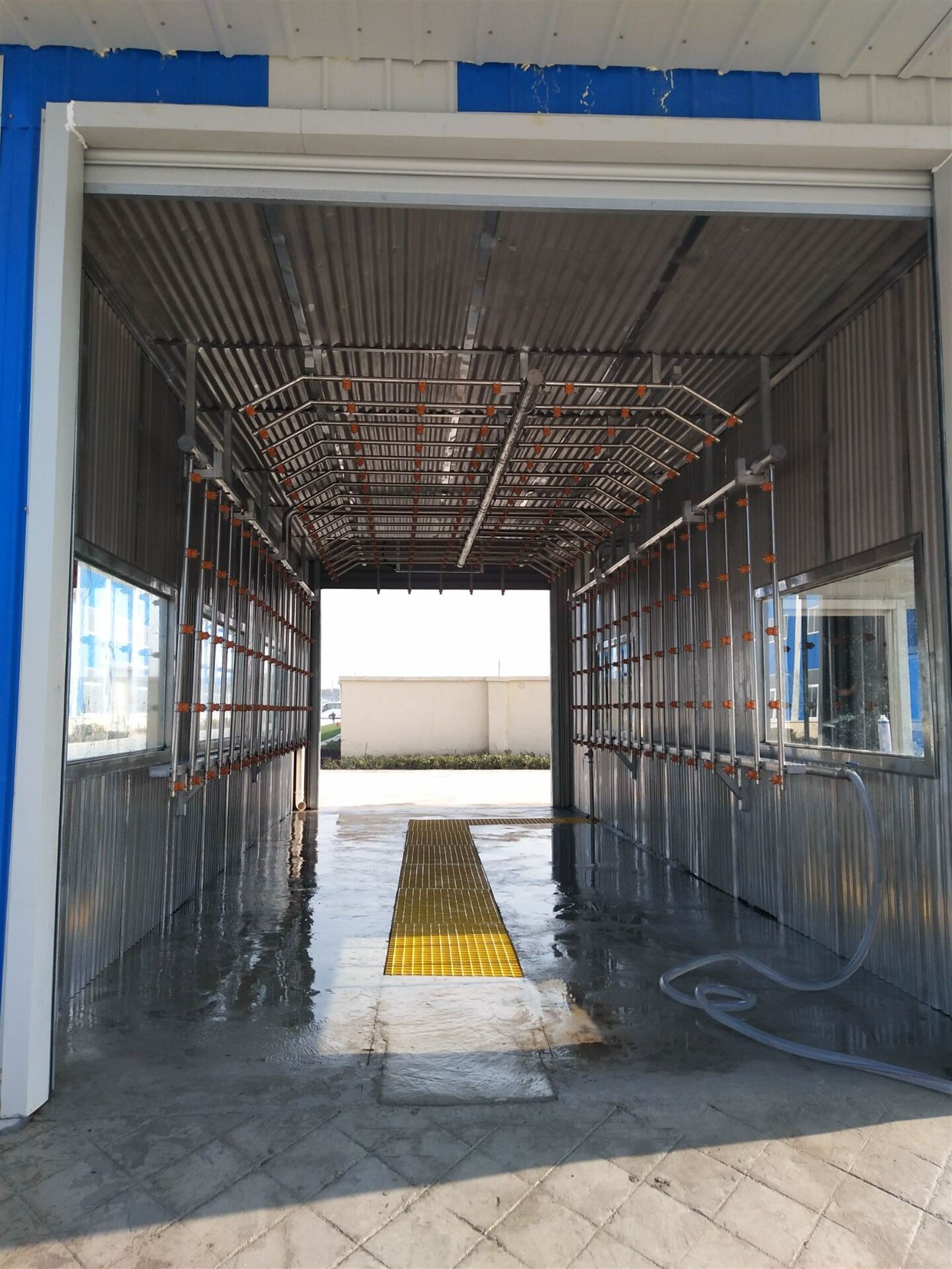 汽车淋雨试验房