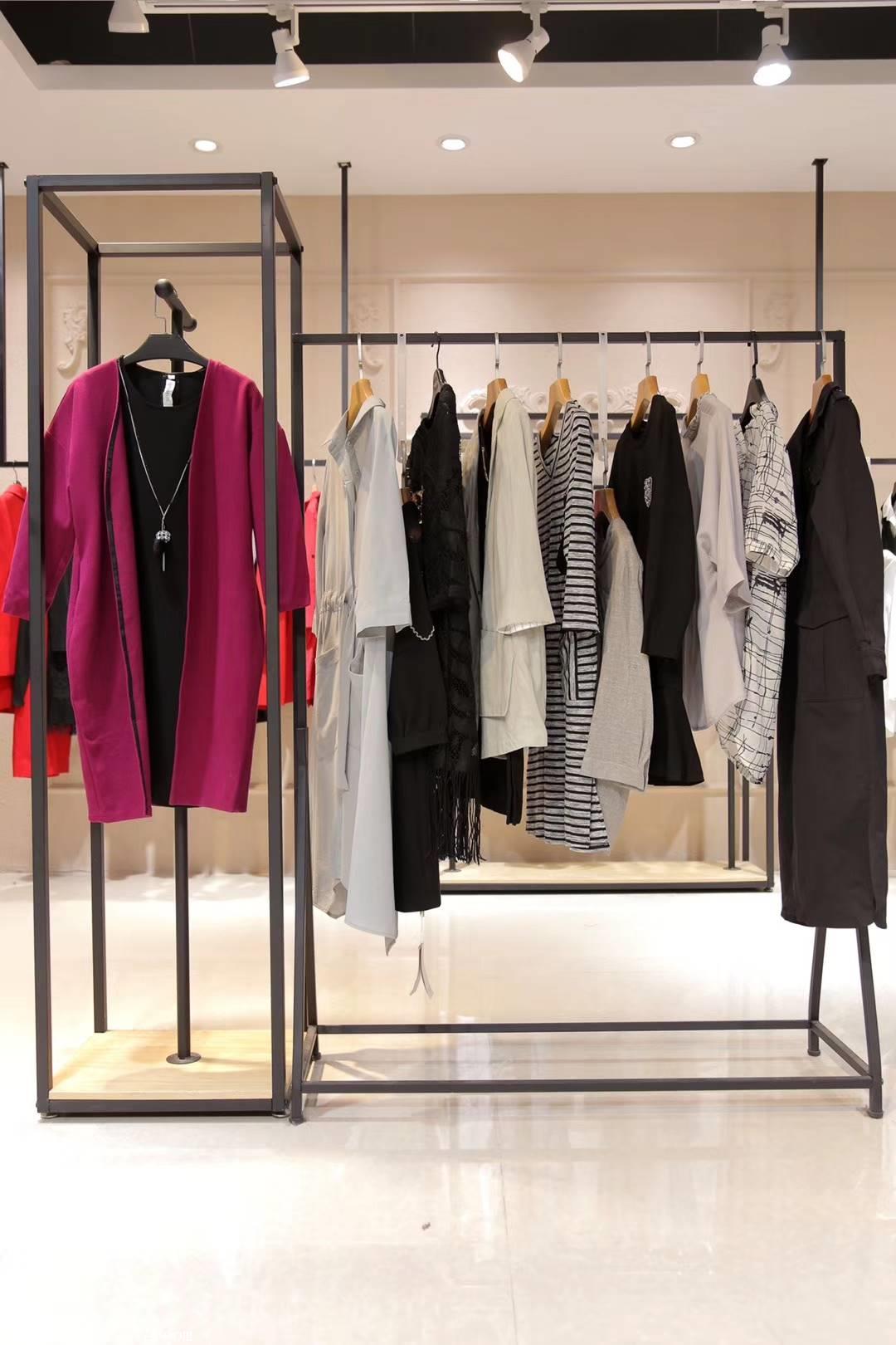 关于陈志刚女装属于什么档次的品牌衣服的信息